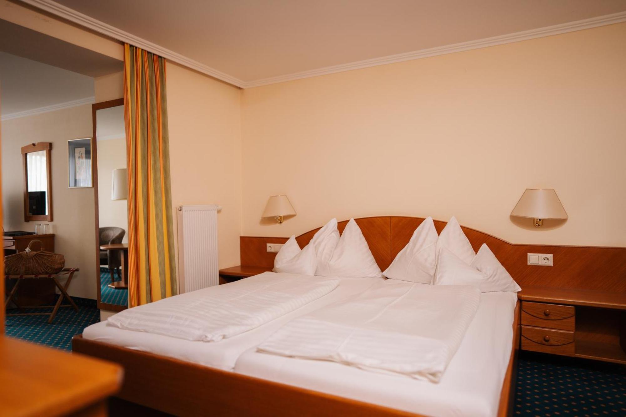 Seehotel Ressmann Drobollach am Faakersee Exterior photo
